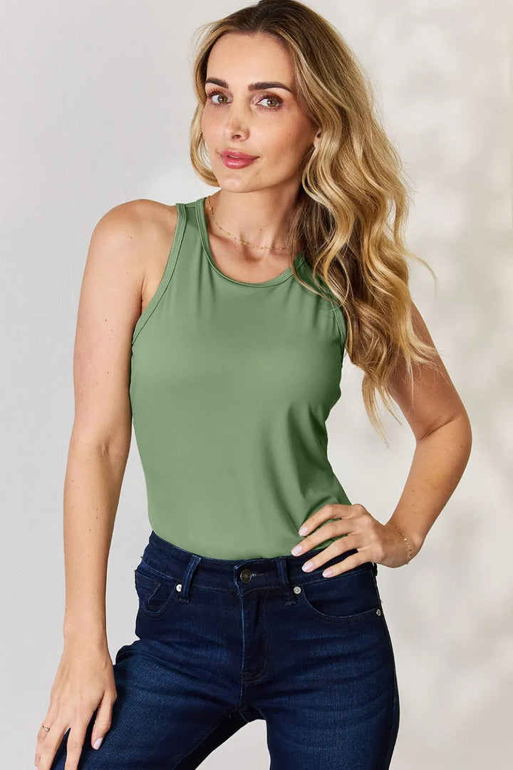 Slim-fit racerback tank top with round neck