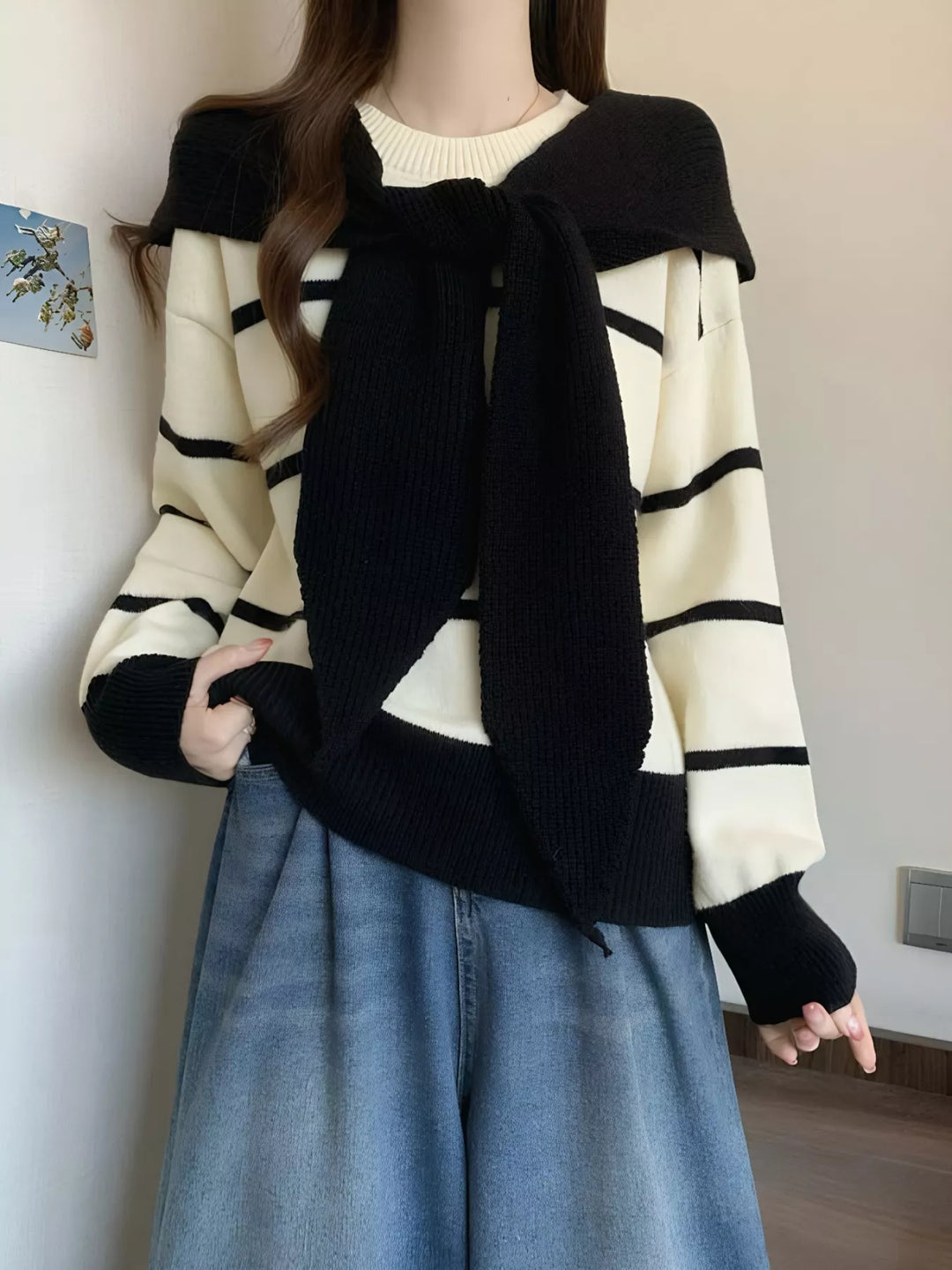 Striped tie-front round neck sweater with long sleeves
