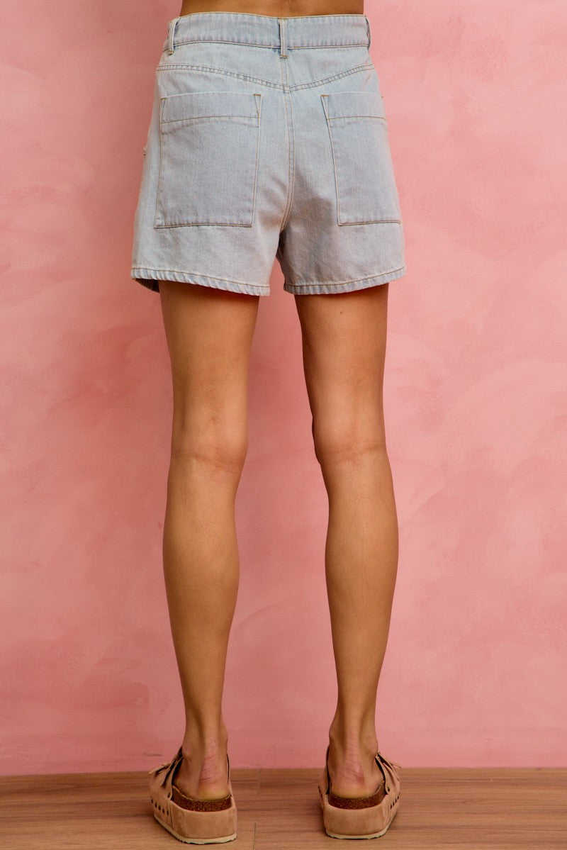 Mid-rise pleated denim shorts with drawstring waist