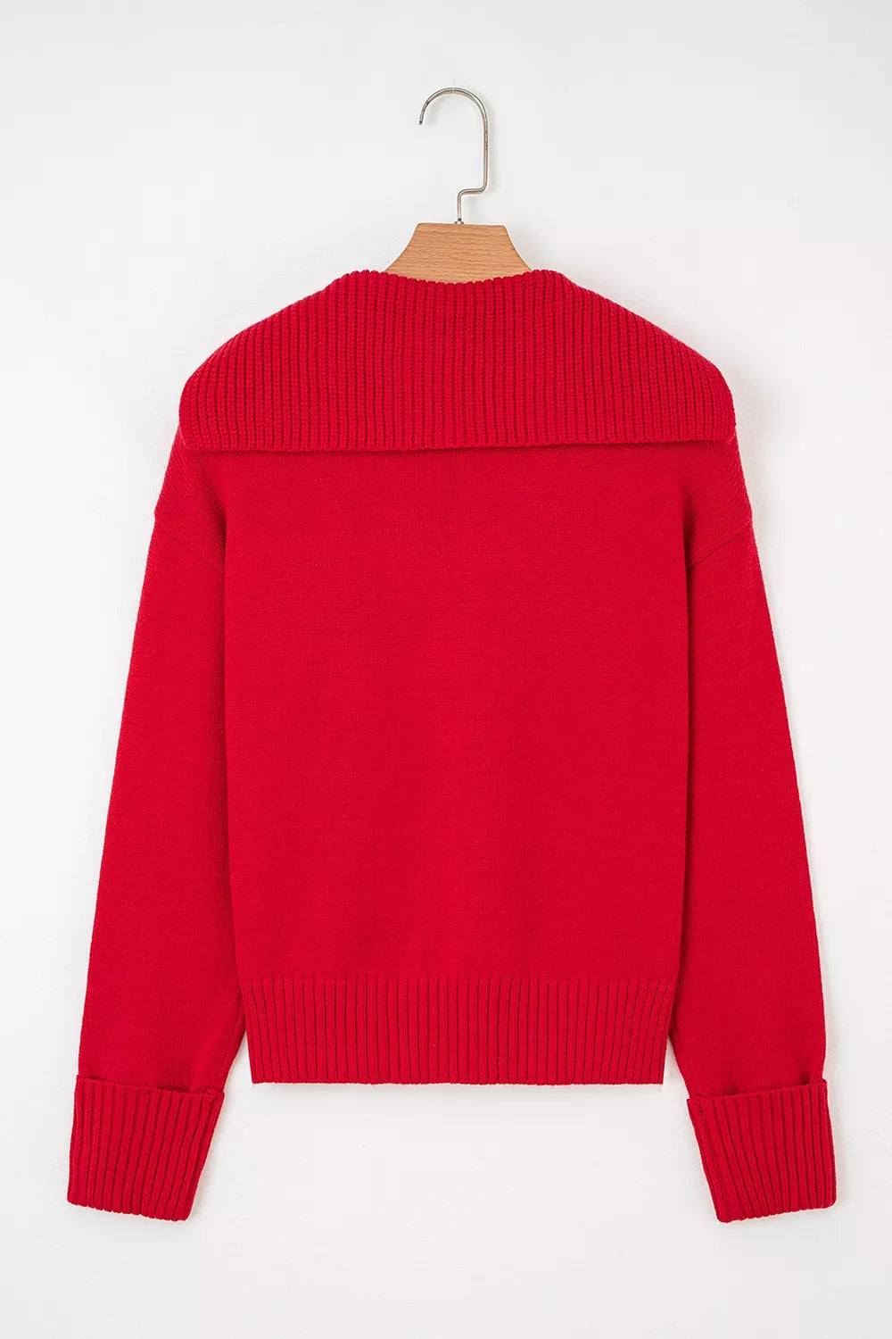 Collared V-neck pullover sweater with ribbed hem