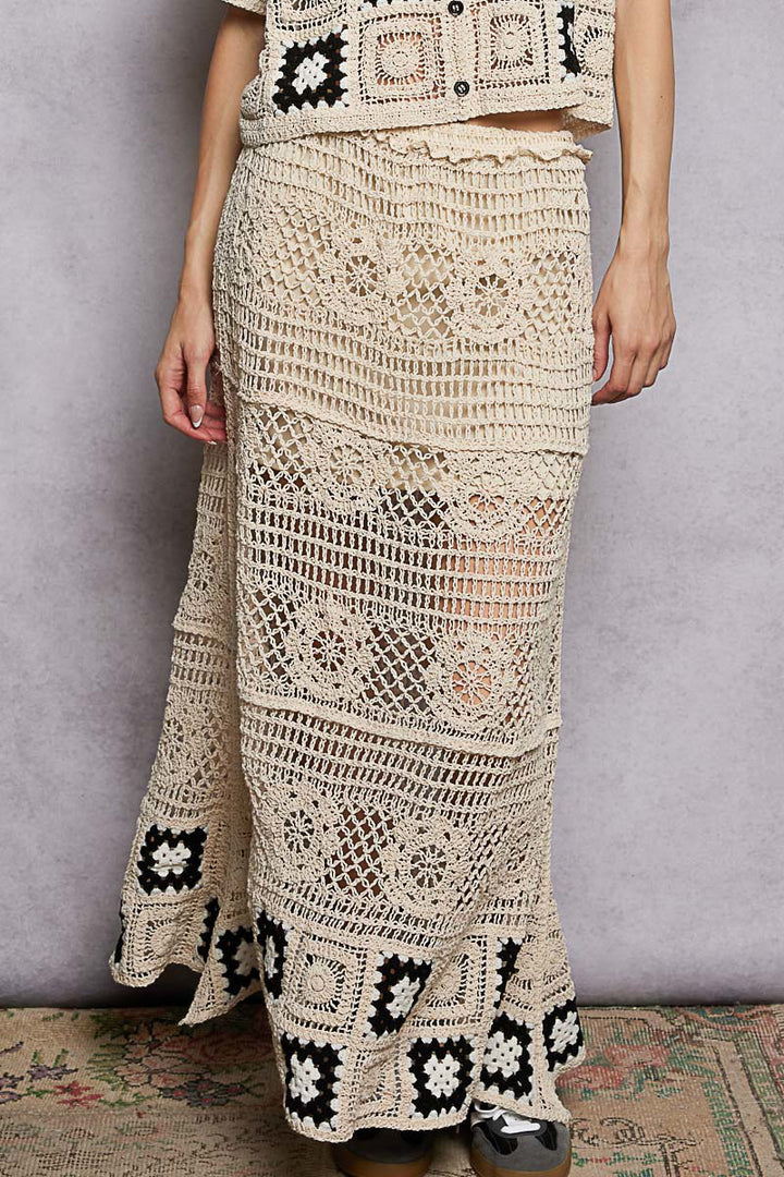 NATURAL/BLACK Granny square crochet maxi skirt with ruffled waistband
