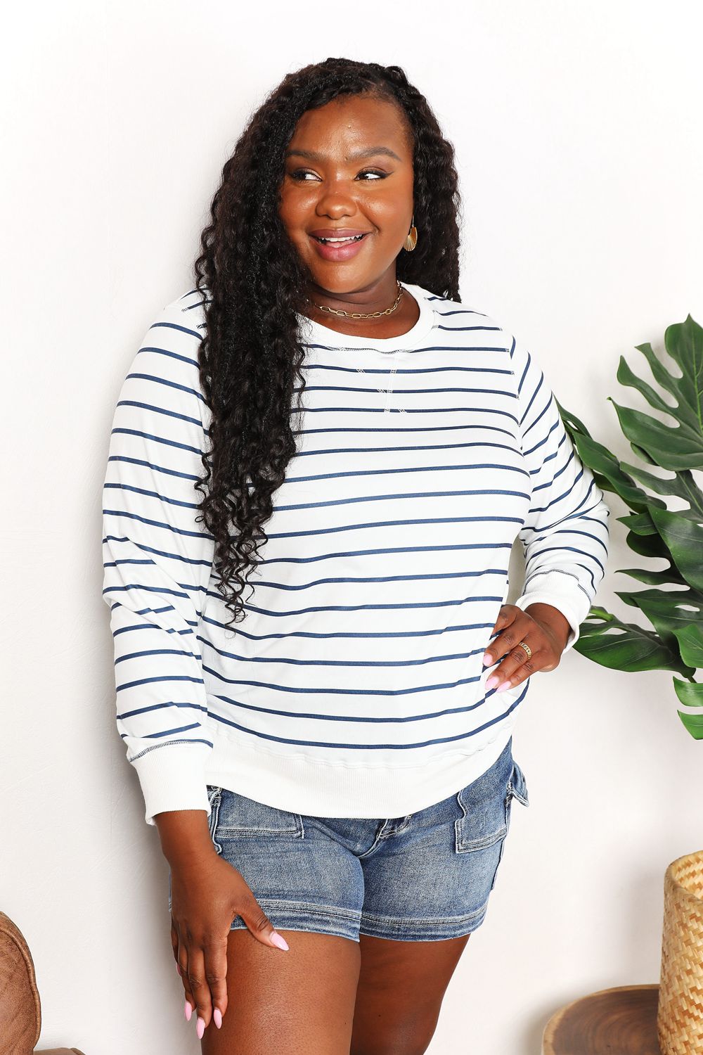 Striped long sleeve round neck pullover top