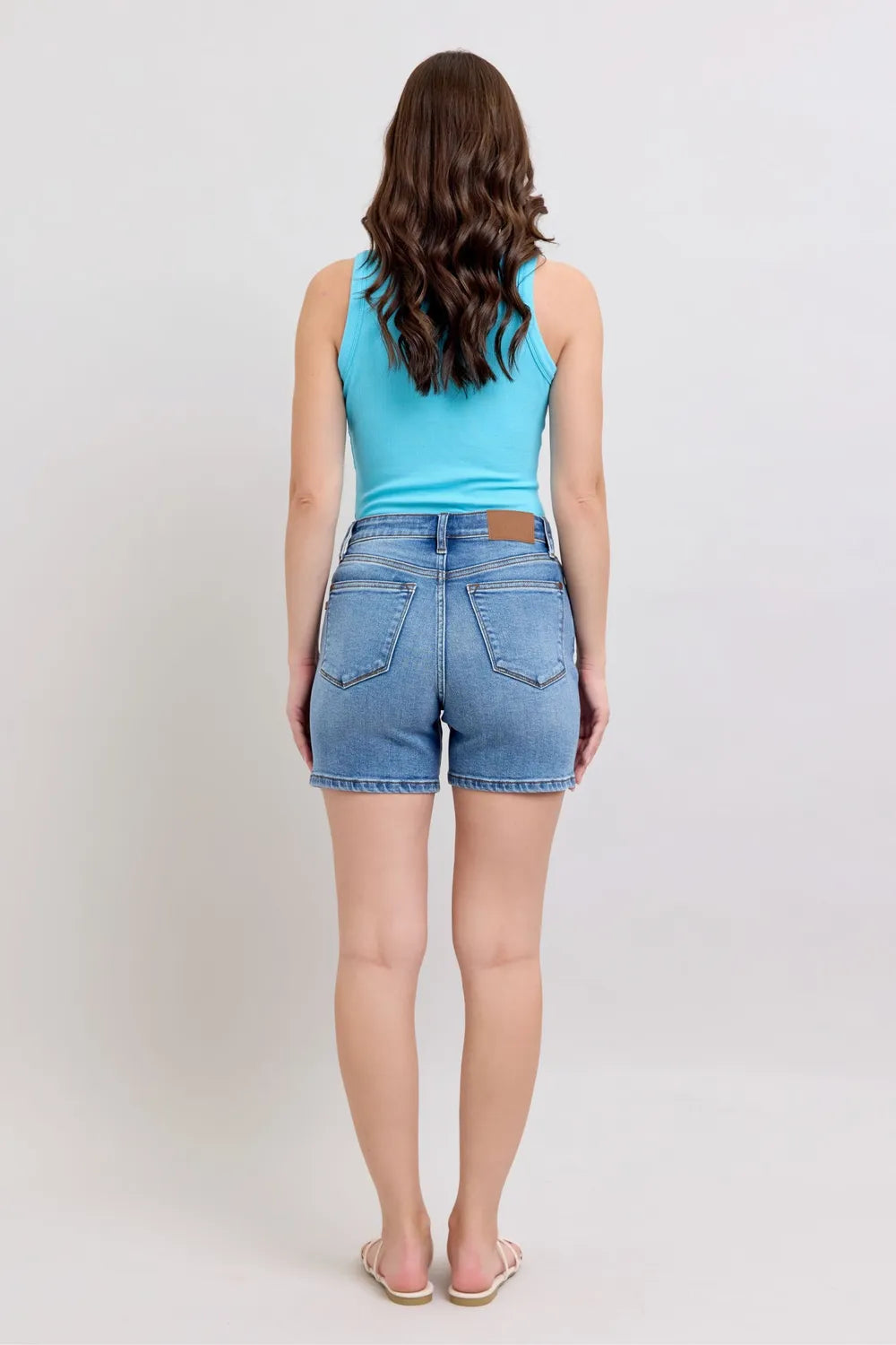 High-rise two-button denim shorts with 5-pocket style