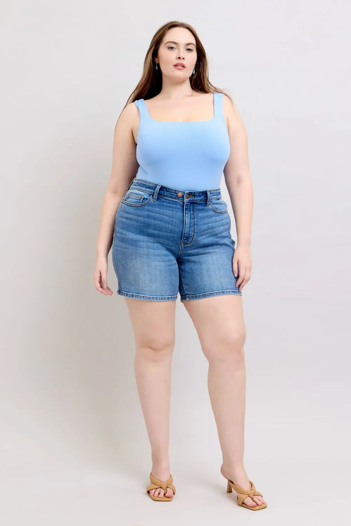 High-rise two-button denim shorts with 5-pocket style