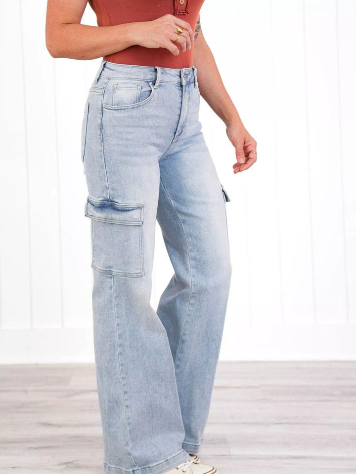 High-rise wide-leg cargo jeans with flap pockets