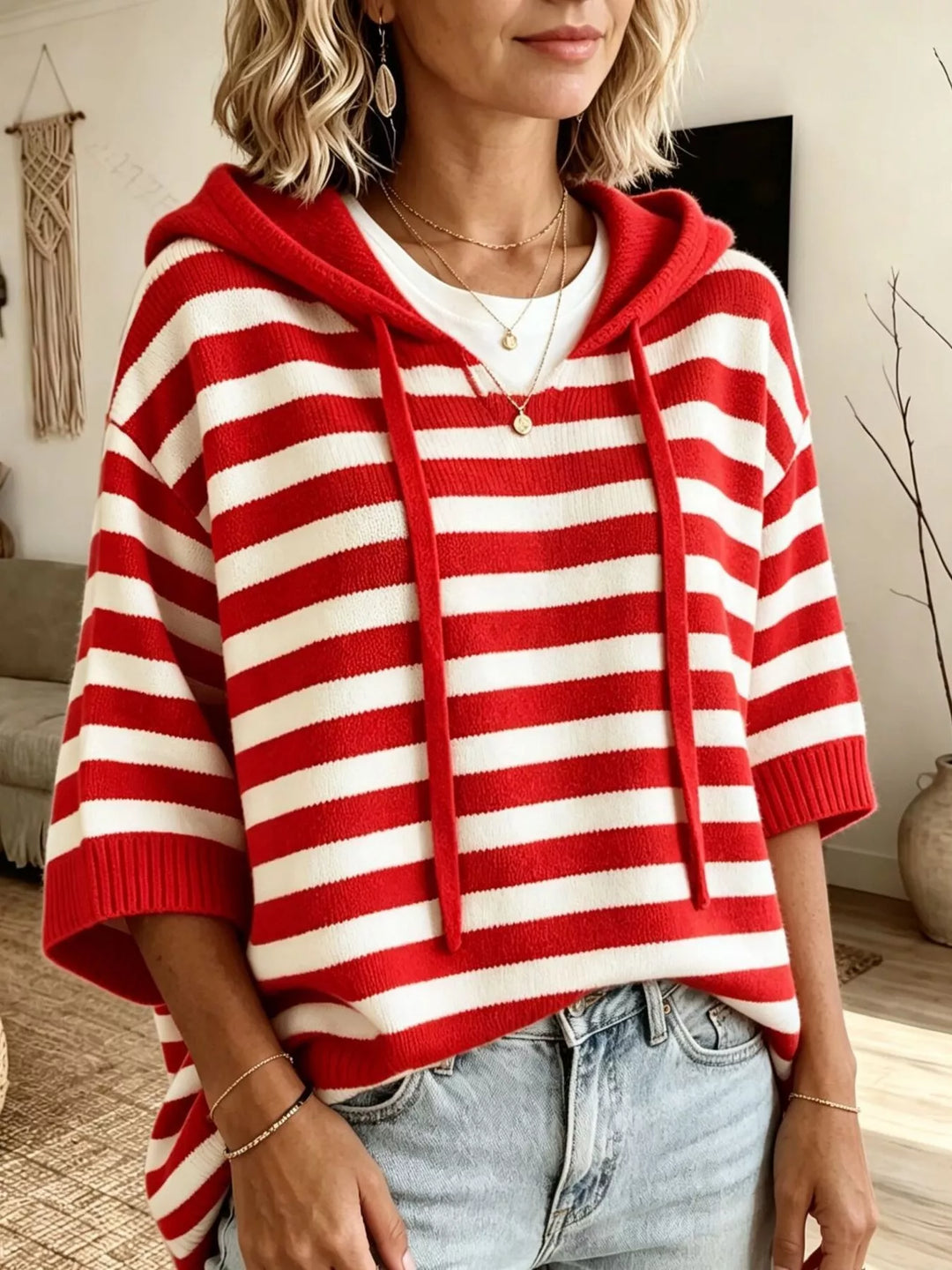 Red Striped drawstring hooded sweater with elbow-length sleeves