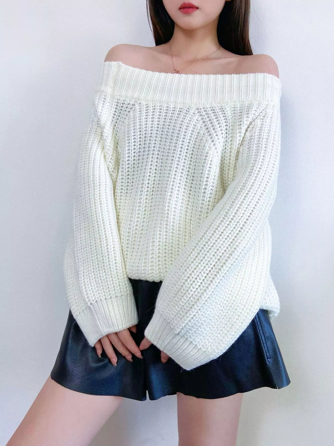 Off-shoulder chunky ribbed knit pullover sweater