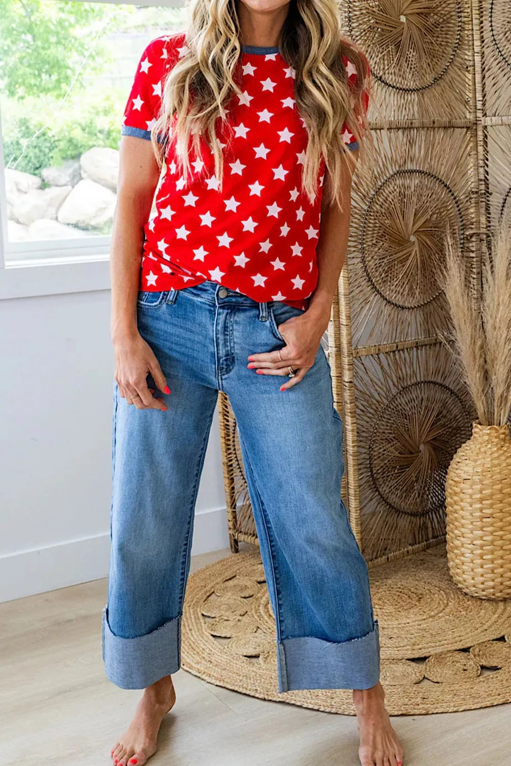 Deep Red Star print short sleeve tee with contrast binding collar and cuffs