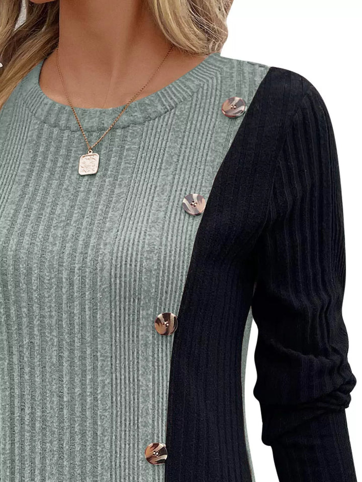 Color block ribbed knit top with button trim