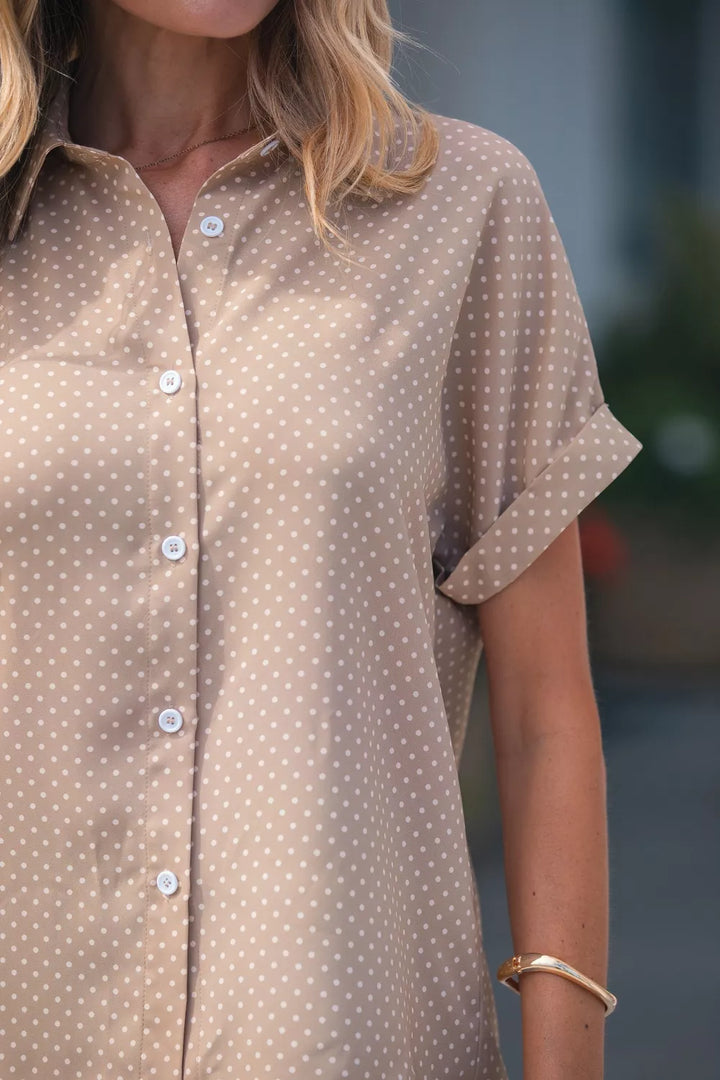 Polka dot short-sleeve button-down collared shirt