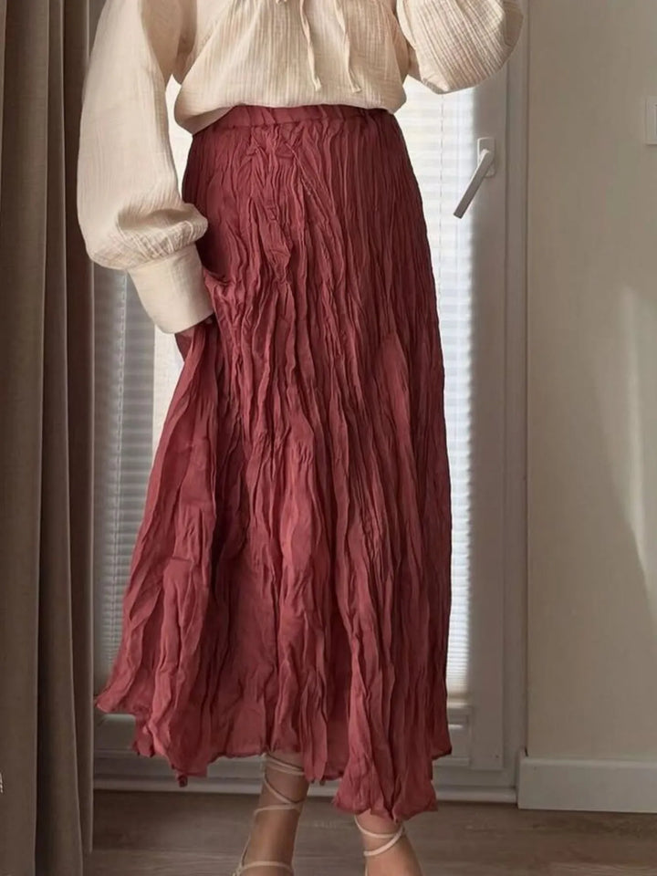 Burgundy Crinkle-texture midi skirt with ruched elastic waist