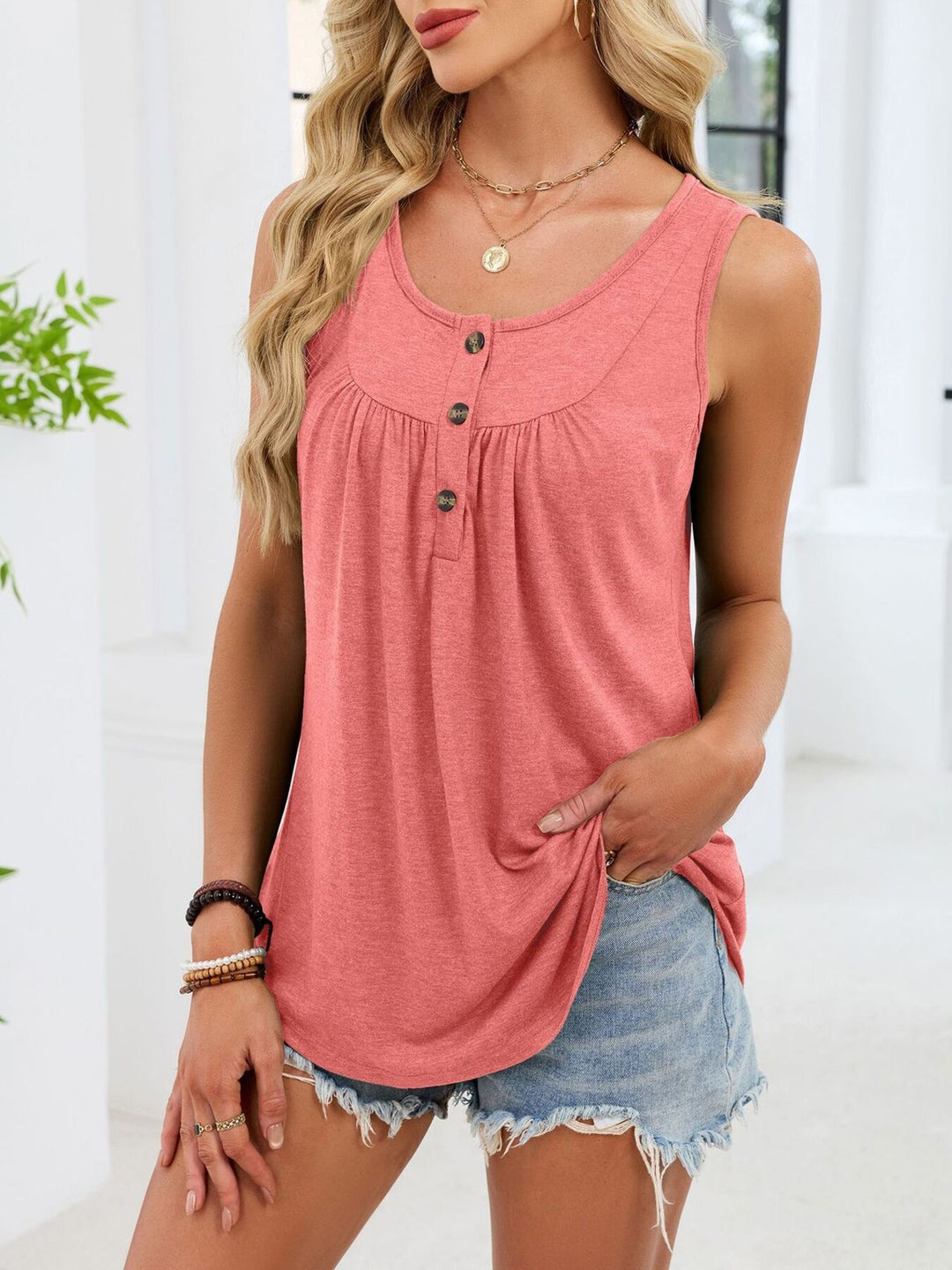 Pink Ruched button-front sleeveless round neck tank top