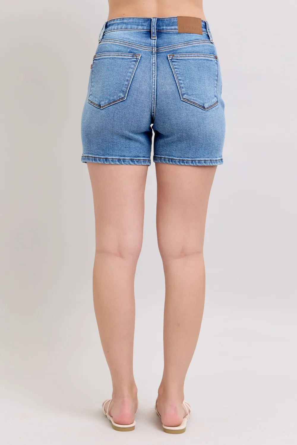 High-rise two-button denim shorts with 5-pocket style