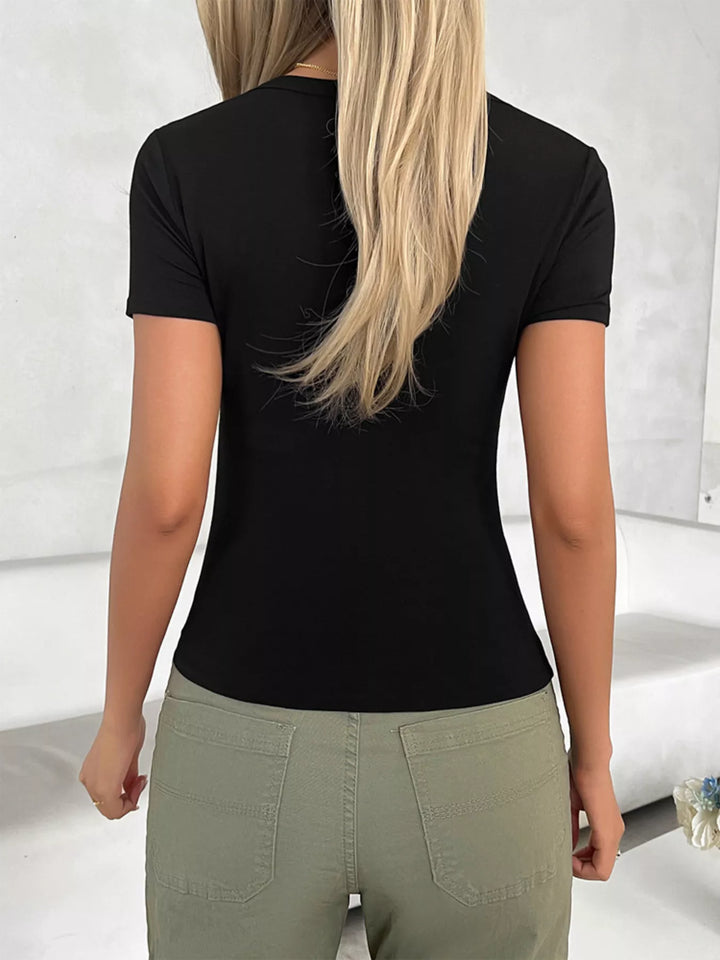 Slim-fit stretch scoop neck short sleeve t-shirt