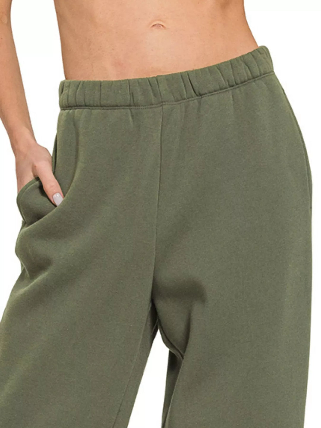 Wide-leg fleece sweatpants with drawstring and pockets