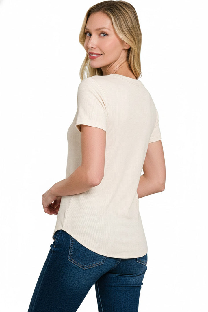 Ribbed round-neck tee with curved hem and short sleeves