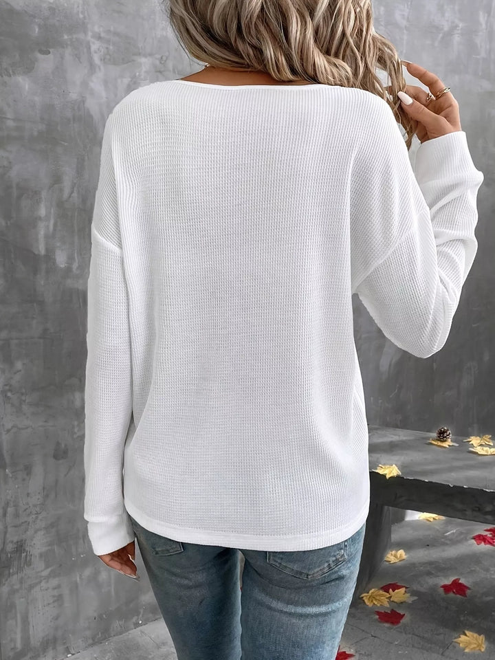 Contrast-trim waffle knit V-neck long sleeve top