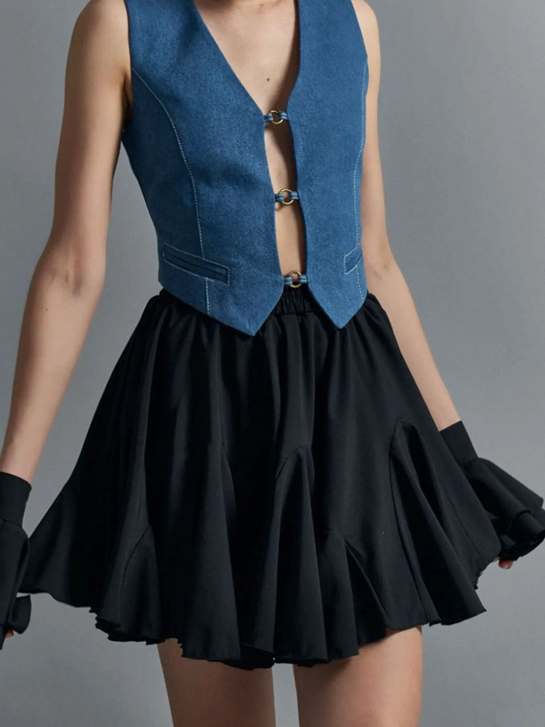 Black Ruffled hem flare mini skirt with elastic waist