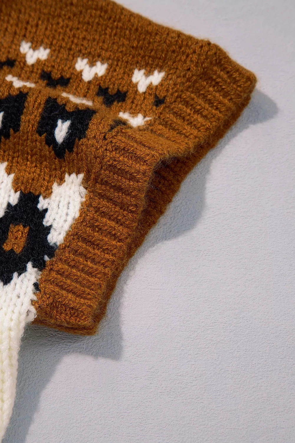 Geometric fair isle short sleeve V-neck sweater