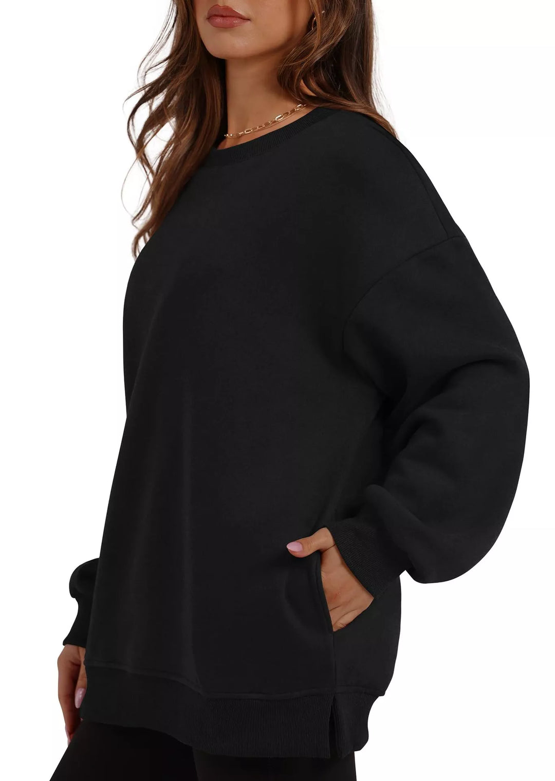 Relaxed crew neck sweatshirt with side pockets and slit hem