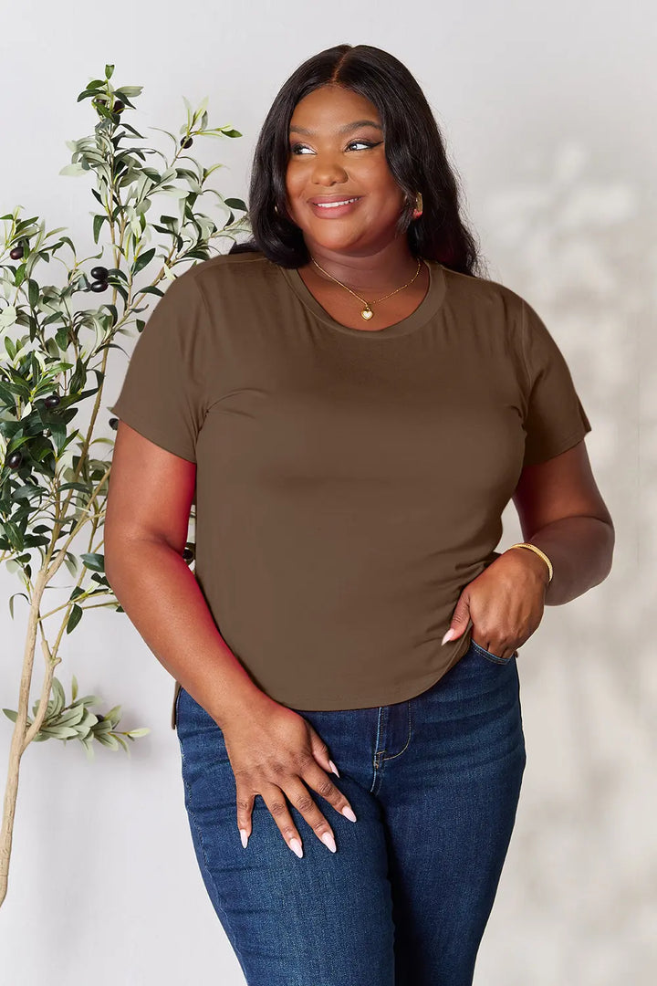 Round neck short sleeve tee with relaxed fit