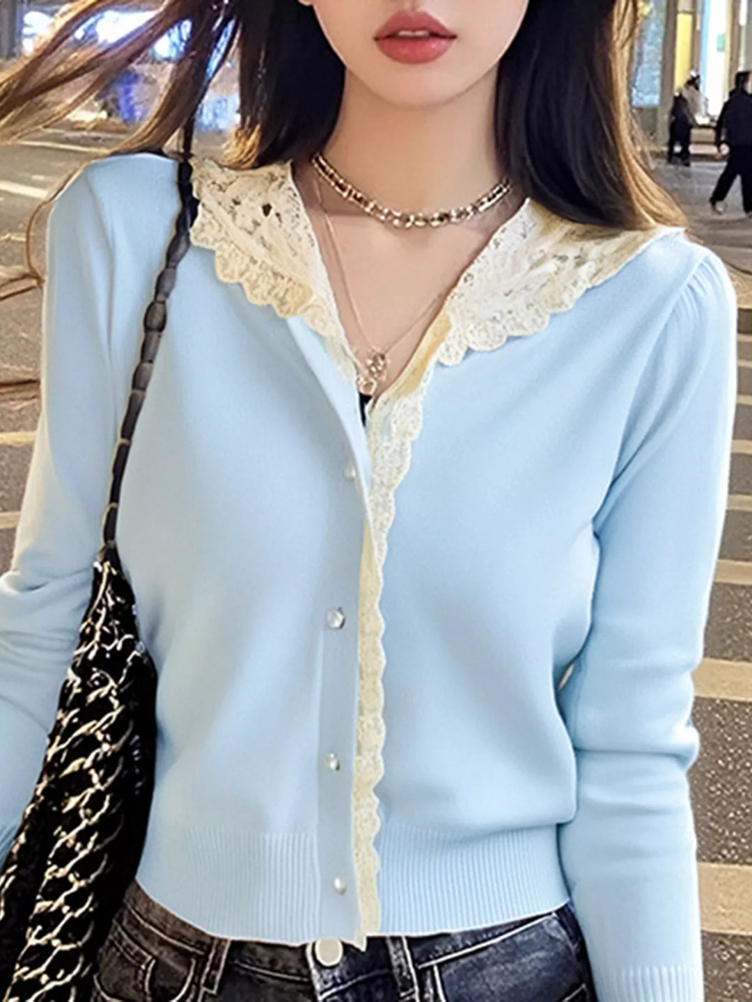 Lace collar knit cardigan with pearl buttons
