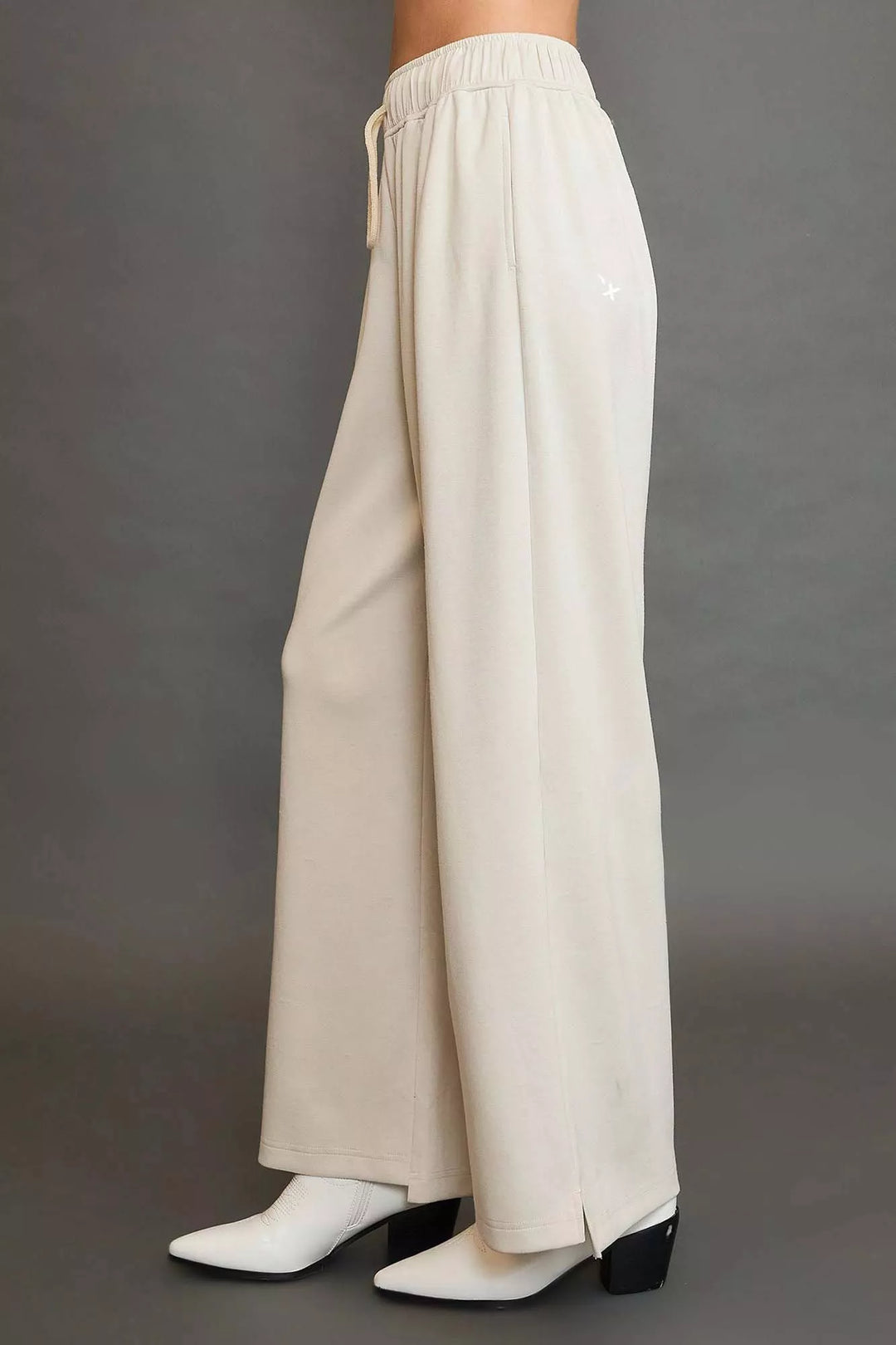 Drawstring wide-leg pants with side slits and pockets