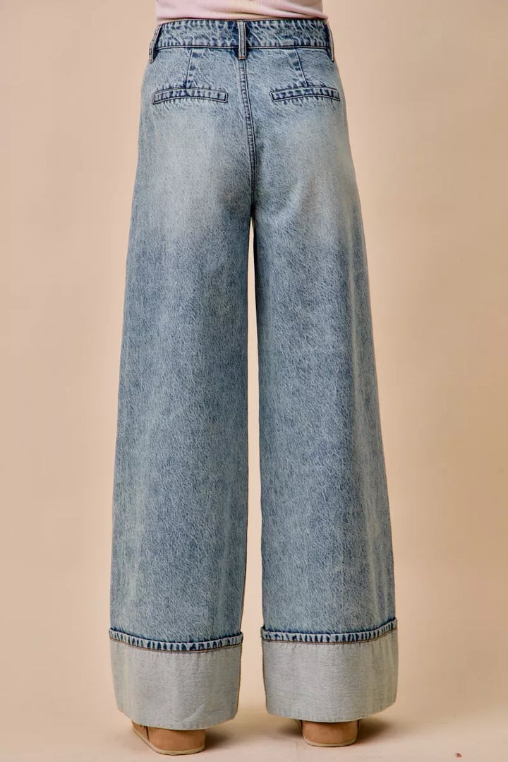 Mid-rise pleated wide leg jeans with cuffed hem