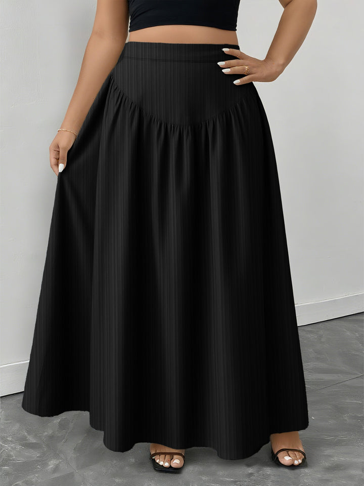 Plus size ruched high-rise maxi skirt with pockets