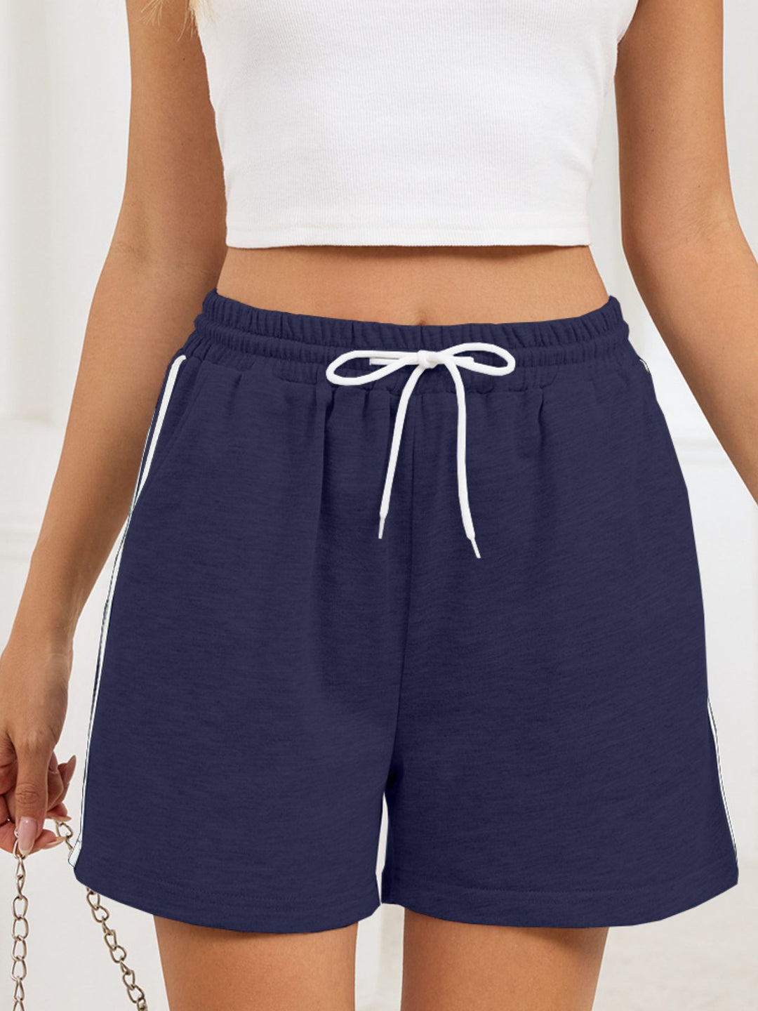 Side-stripe drawstring lounge shorts with pockets