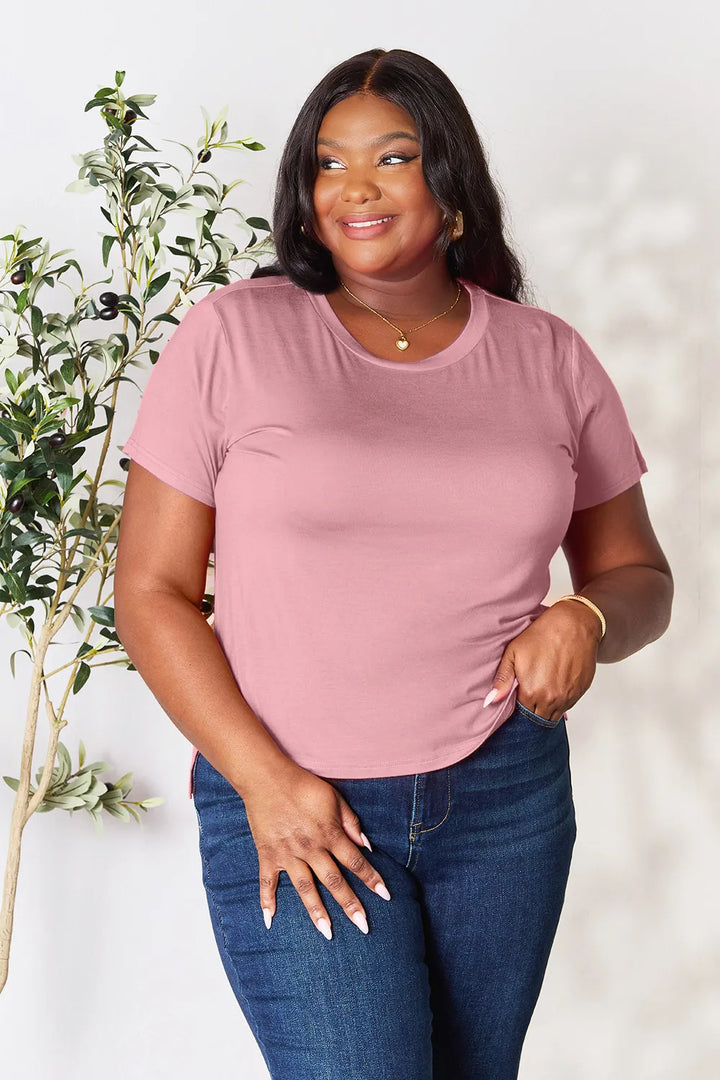 Round neck short sleeve tee with side slit hem