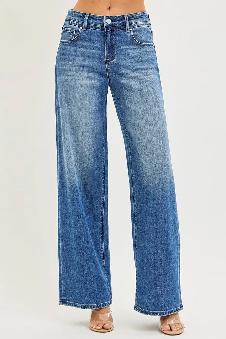 Slouchy wide-leg baggy jeans with pockets