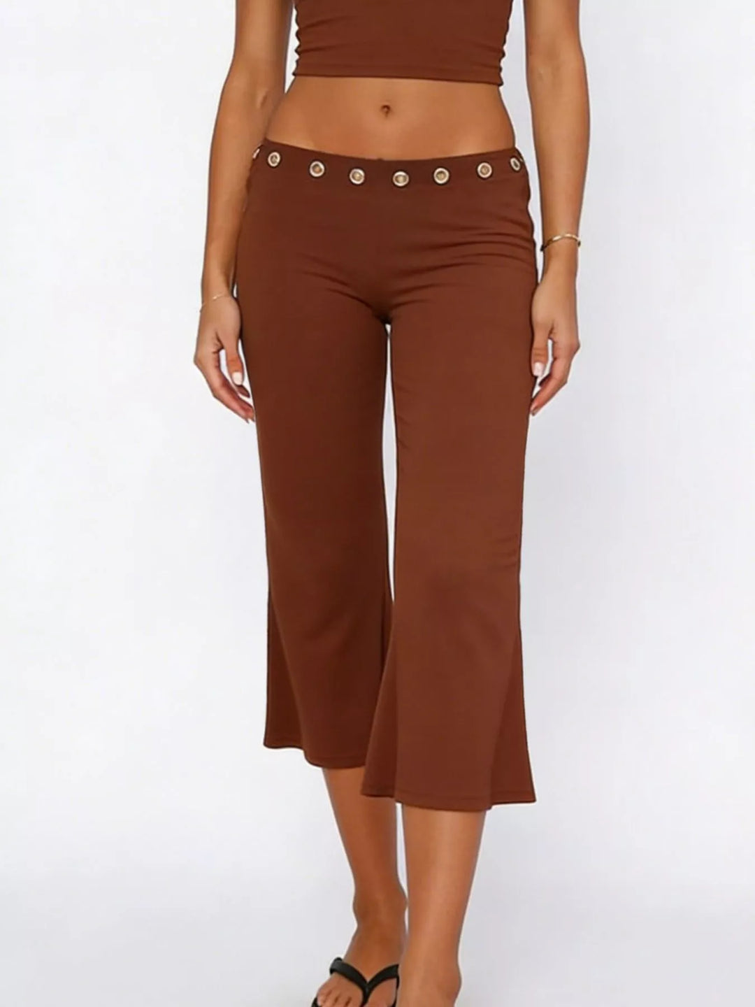 Mid-rise wide-leg capri pants with gold-button waistband