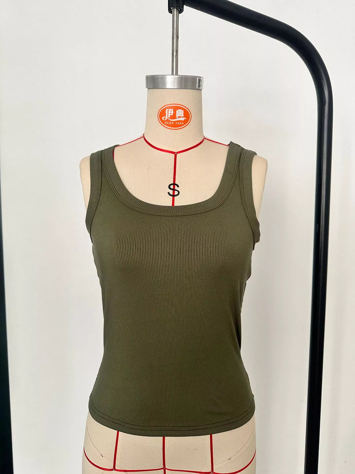 Ribbed knit cropped tank top with scoop neck