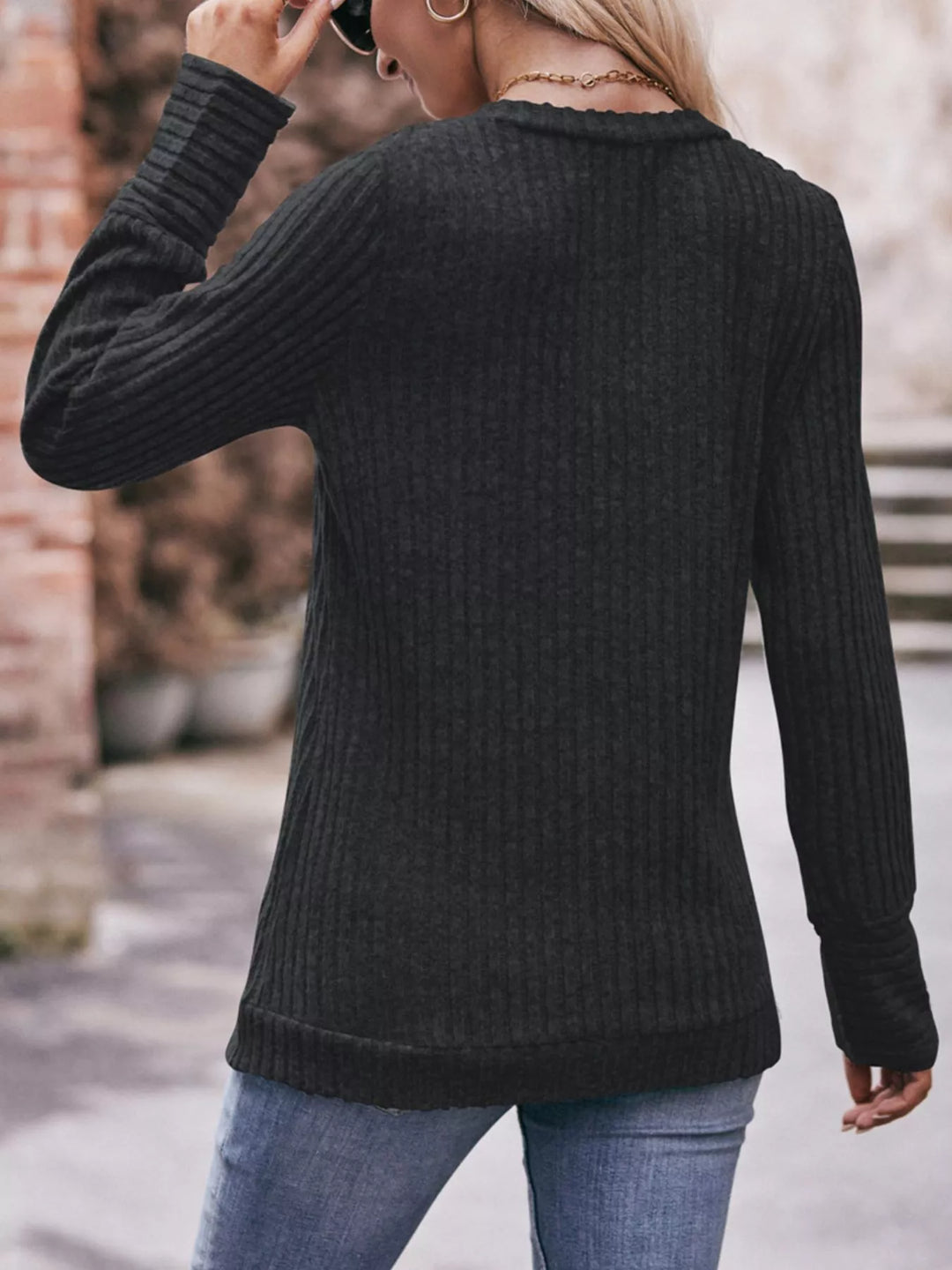 Ribbed knit V-neck long sleeve top