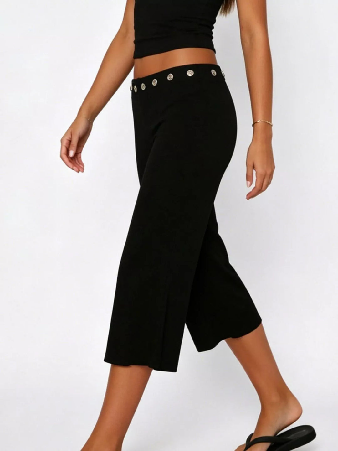 Mid-rise wide-leg capri pants with gold-button waistband