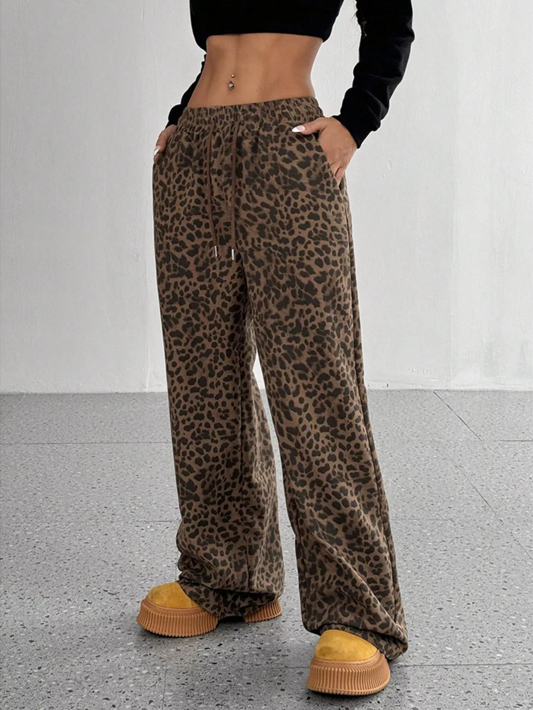 Chocolate High-rise elastic waist wide leg pants with label patch