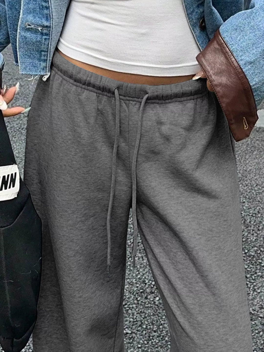 Relaxed wide-leg drawstring sweatpants