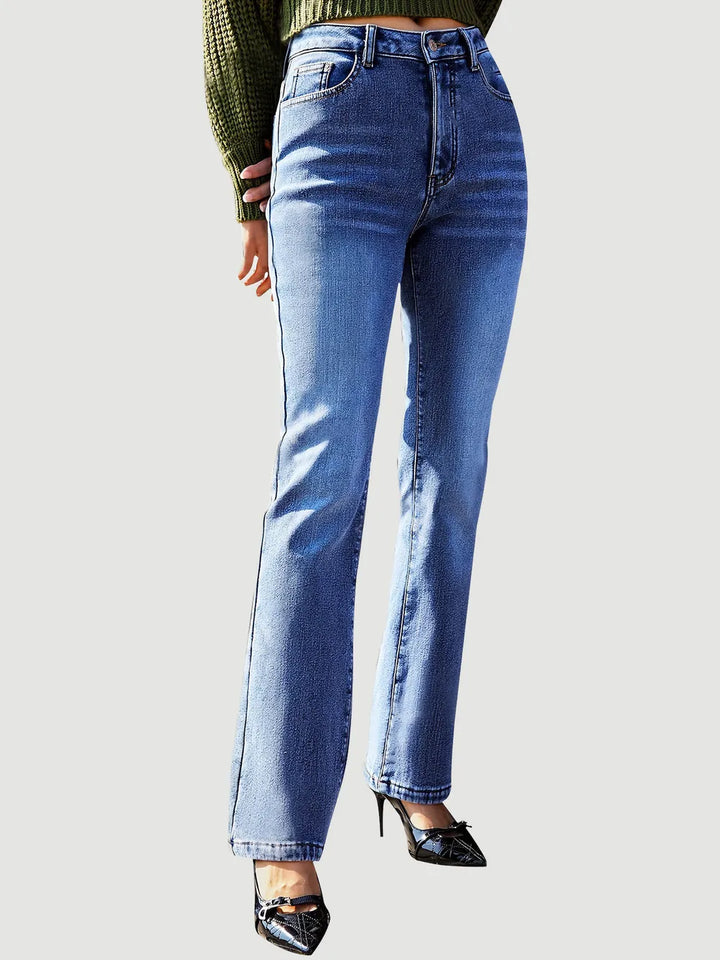 Medium High-rise straight leg jeans with five pockets