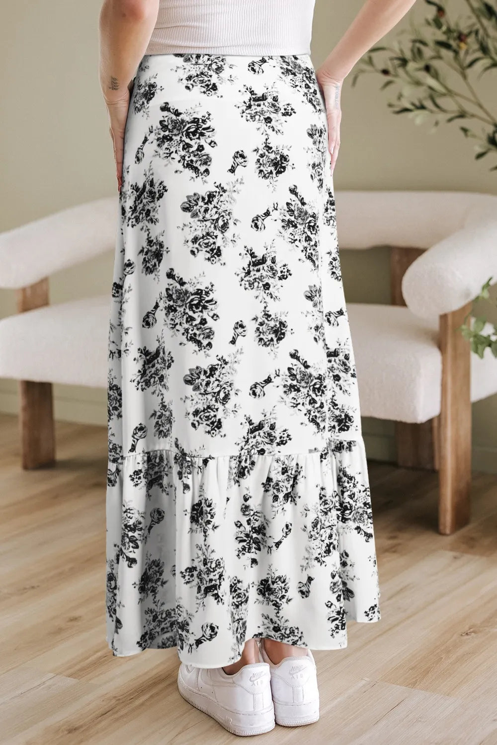 High-waist floral maxi skirt with ruffle and front slit