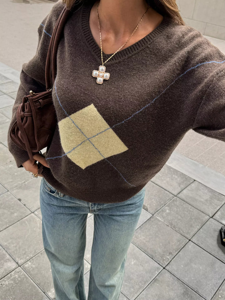 Argyle diamond V-neck knit pullover sweater