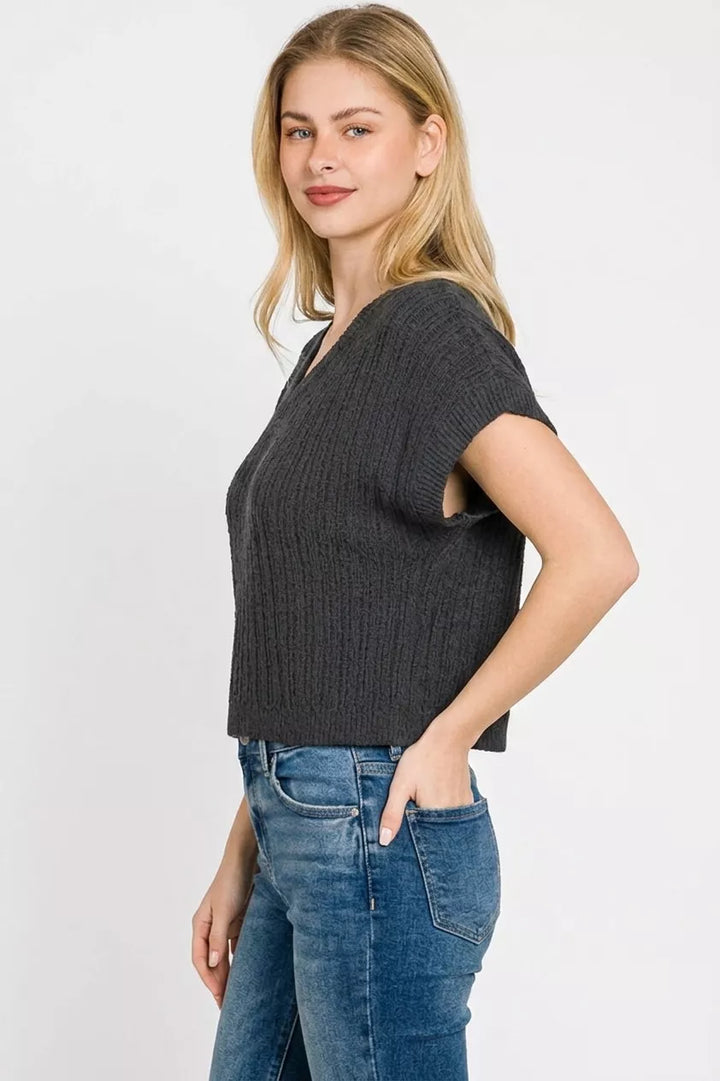 Textured knit v-neck short sleeve crop top