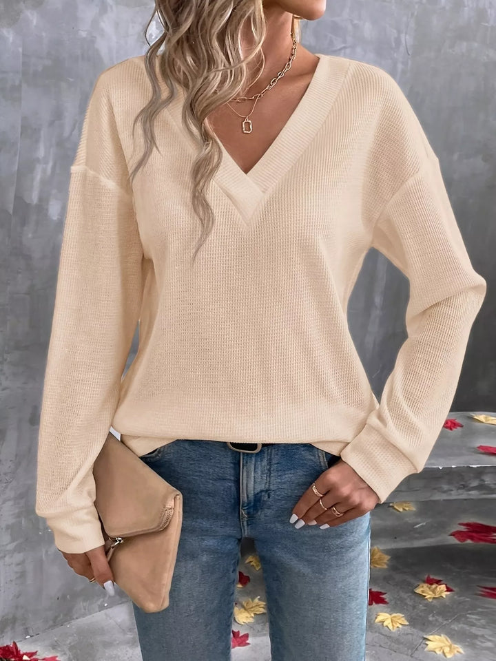 Contrast-trim waffle knit V-neck long sleeve top