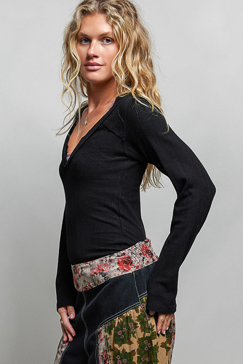 Ribbed knit v-neck long sleeve top with lace trim