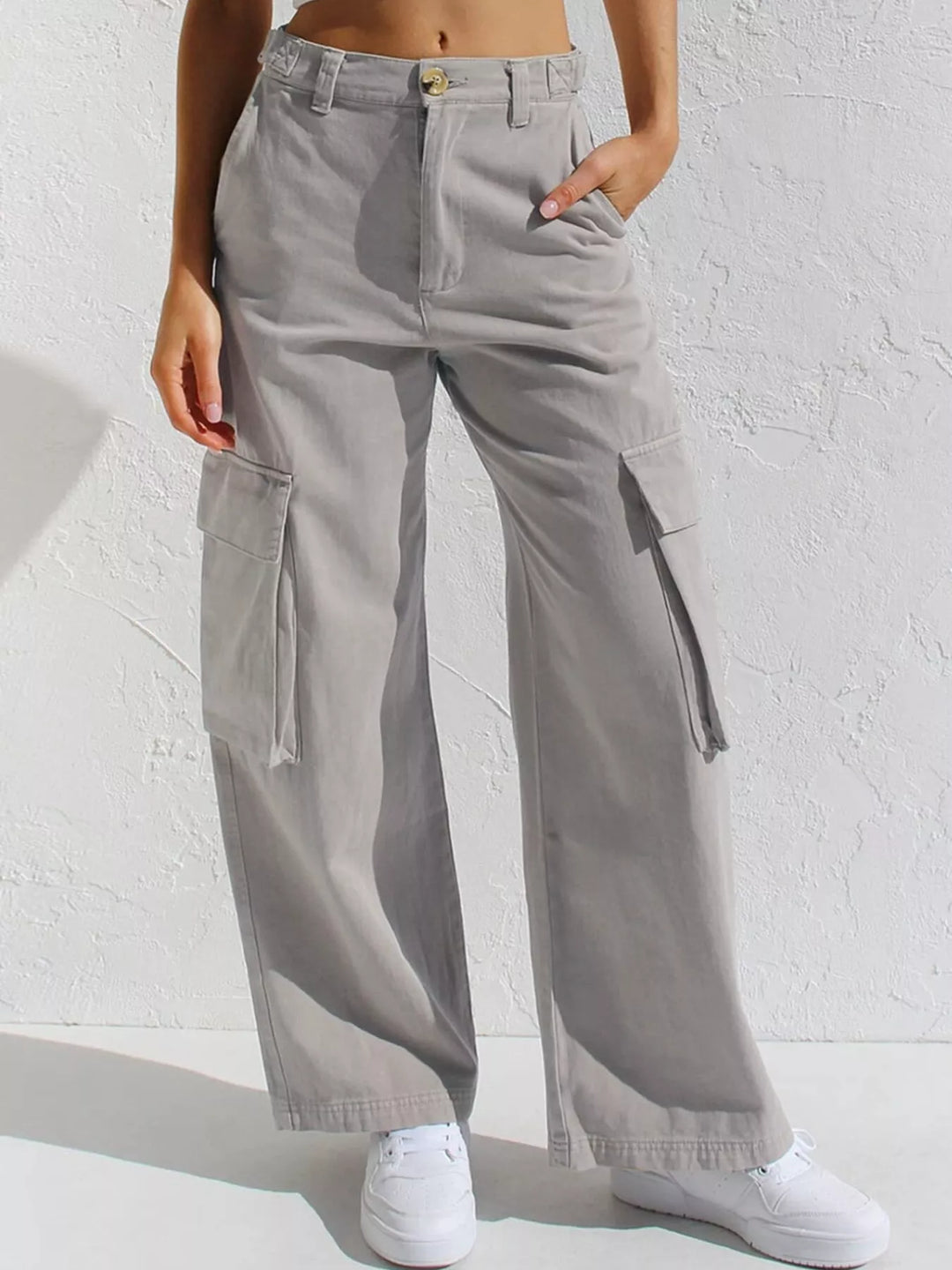 High-rise wide-leg cargo jeans with flap pockets