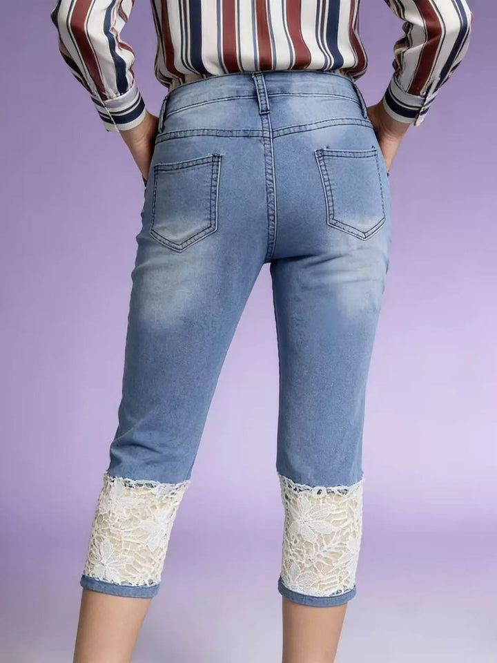 Lace-trim capri jeans with slim mid-rise stretch fit
