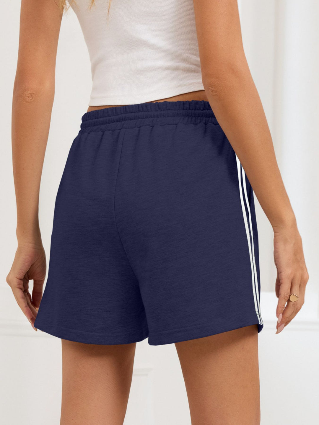 Side-stripe drawstring lounge shorts with pockets