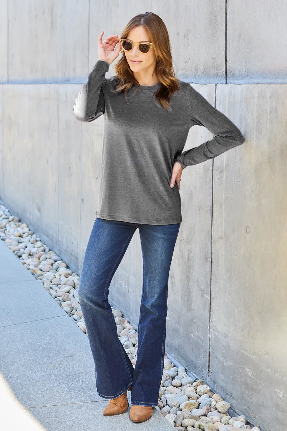 Crew neck long sleeve top with curved hem