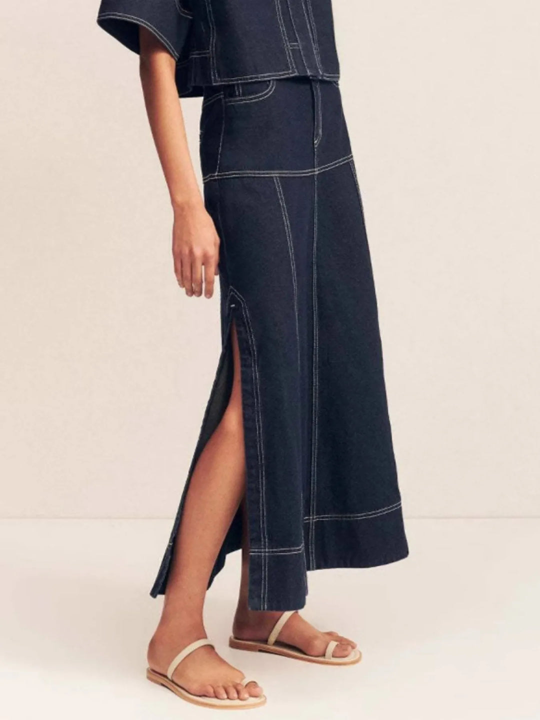 Dark High-waist contrast stitch denim maxi skirt with side slit