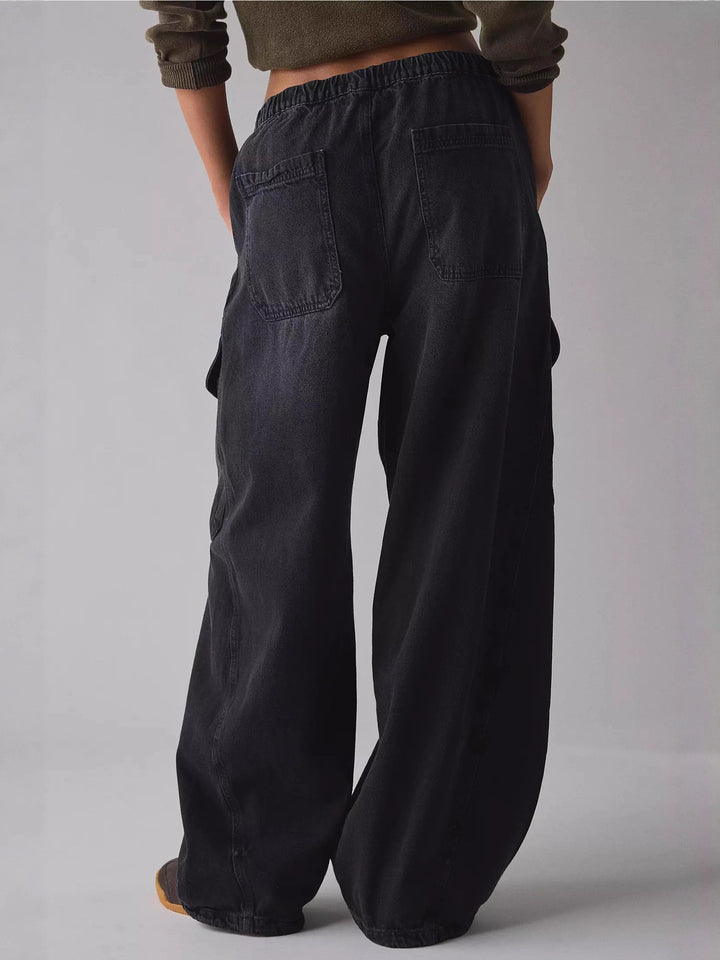 Wide-leg drawstring cargo jeans with side pockets